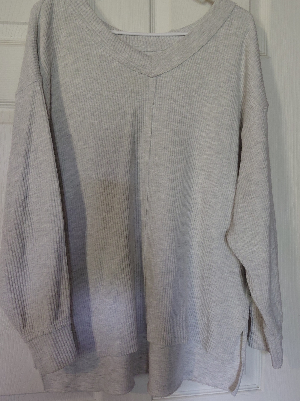 Cozy Ribbed V-Neck Pullover Sweatshirt - Light Gray